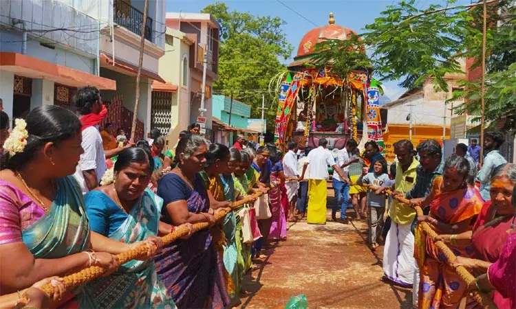 வள்ளியூர் சுந்தர பரிபூரண பெருமாள் கோவிலில் ஆவணி தேரோட்டம்