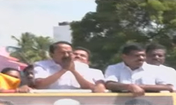 தொண்டர்கள் படைசூழ செங்கோட்டையன்