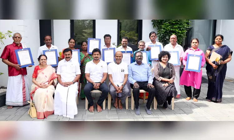 நலிந்த கலைஞர்களுக்கு நிதியுதவி வழங்கும் திட்டம்: கூடுதலாக 2,500 பேருக்கு ஆணைகள் - உதயநிதி ஸ்டாலின் வழங்கினார்