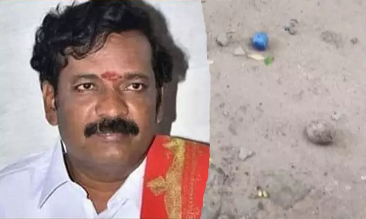 வெடிகுண்டு வீசி பாமக பிரமுகரை கொல்ல முயற்சி.. கும்பகோணத்தில் பரபரப்பு வெடிகுண்டு வீசி பாமக பிரமுகரை கொல்ல முயற்சி.. கும்பகோணத்தில் பரபரப்பு