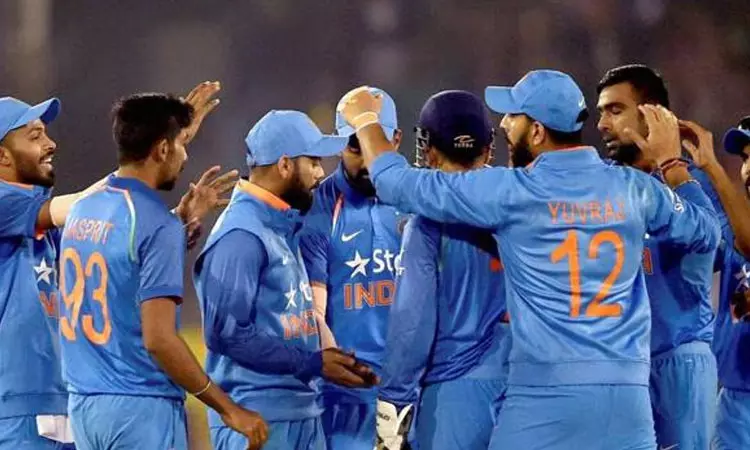 யுவராஜுக்கு இருந்த ஒரே நண்பர் சச்சின்தான்.. மற்ற அனைவரும் முதுகில்... - யோக்ராஜ் சிங் விமர்சனம்