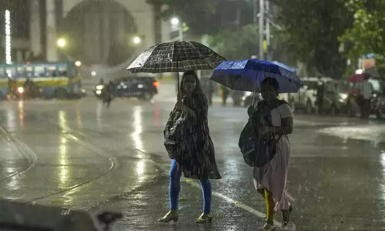 27 மாவட்டங்களில் இரவு 10 மணி வரை மழைக்கு வாய்ப்பு 27 மாவட்டங்களில் இரவு 10 மணி வரை மழைக்கு வாய்ப்பு