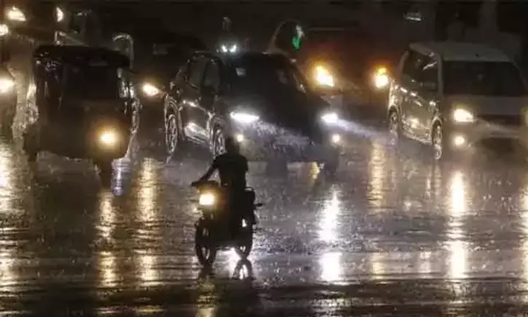 நள்ளிரவு 1 மணி வரை மழைக்கு வாய்ப்புள்ள மாவட்டங்கள் எவை..? நள்ளிரவு 1 மணி வரை மழைக்கு வாய்ப்புள்ள மாவட்டங்கள் எவை..?
