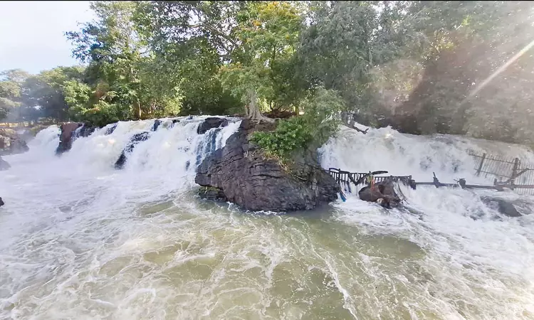 ஒகேனக்கல் காவிரி ஆற்றில் நீர்வரத்து அதிகரிப்பு