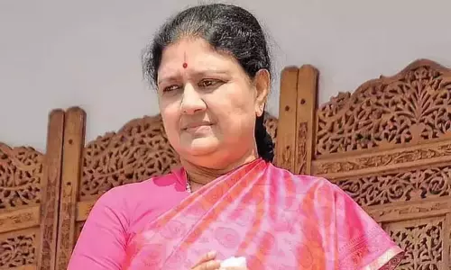 செங்கோட்டையனின் பதவி பறிப்பு சிறுபிள்ளைத்தனமான செயல்: சசிகலா