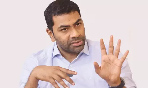 விஜய்யின் சுற்றுப்பயணத்தை காவல்துறை மூலம் தடுக்க முயற்சி: ஆதவ் அர்ஜுனா விஜய்யின் சுற்றுப்பயணத்தை காவல்துறை மூலம் தடுக்க முயற்சி: ஆதவ் அர்ஜுனா