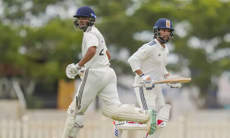 துலீப் கோப்பை கிரிக்கெட்: படிதார் தலைமையிலான மத்திய மண்டல அணி இறுதிப்போட்டிக்கு தகுதி துலீப் கோப்பை கிரிக்கெட்: படிதார் தலைமையிலான மத்திய மண்டல அணி இறுதிப்போட்டிக்கு தகுதி