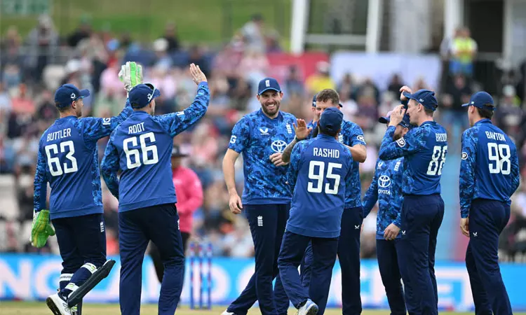 ஒருநாள் கிரிக்கெட்: இந்திய அணியின் மாபெரும் சாதனையை சமன் செய்த இங்கிலாந்து ஒருநாள் கிரிக்கெட்: இந்திய அணியின் மாபெரும் சாதனையை சமன் செய்த இங்கிலாந்து