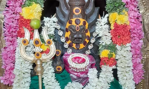 பரமத்தி வேலூர்: கோவில்களில் பெளர்ணமி சிறப்பு பூஜை