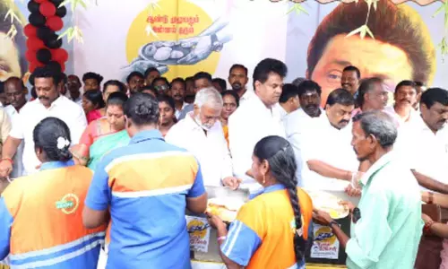 கொளத்தூரில் ‘அன்னம் தரும் அமுத கரங்கள்’ திட்டத்தின் 200-வது நாள்; அமைச்சர் ராஜகண்ணப்பன் பங்கேற்பு