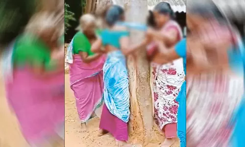 பண்ருட்டி அருகே பரபரப்பு.. விவசாயியின் மனைவியை மரத்தில் கட்டிவைத்து அடித்து உதைத்த பெண்கள்