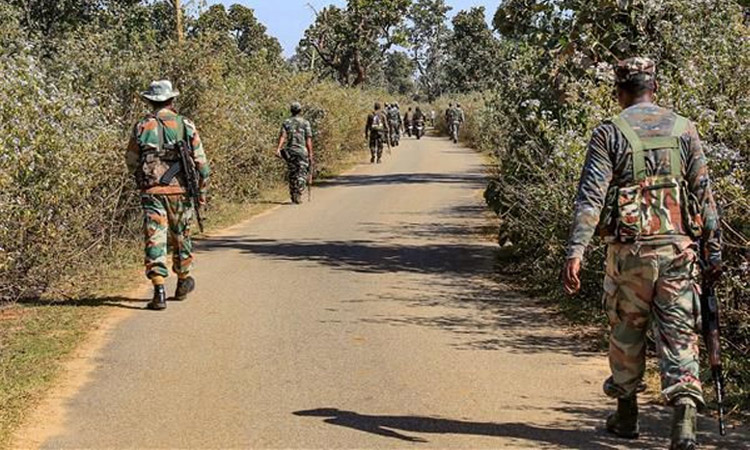 காஷ்மீரில் என்கவுன்ட்டர்; பயங்கரவாதியை சுட்டு வீழ்த்திய ராணுவம்