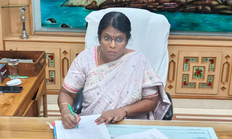 கண்ணாடி பாலம் உறுதியாக உள்ளது -  கன்னியாகுமரி கலெக்டர் தகவல்