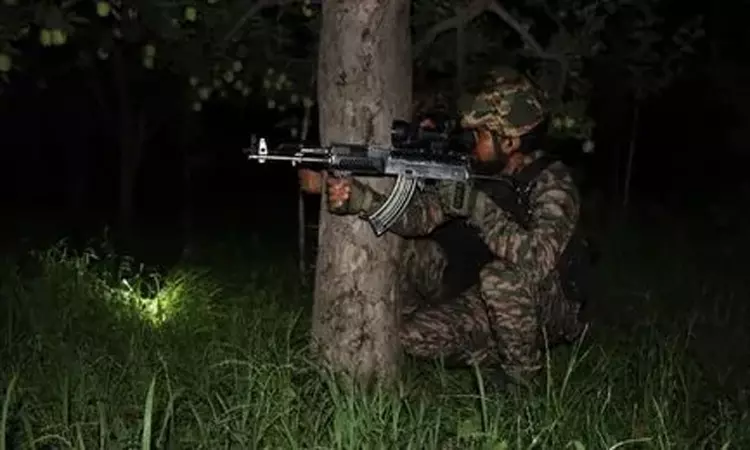 ஜம்மு காஷ்மீரில் என்கவுண்டரில் பயங்கரவாதிகள் 2 பேர் சுட்டுக்கொலை