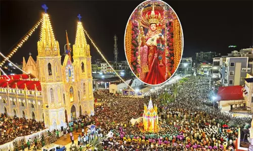 வேளாங்கண்ணி புனித ஆரோக்கிய மாதா பேராலய பெரிய தேர்பவனி: பல்லாயிரக்கணக்கானோர் பங்கேற்பு