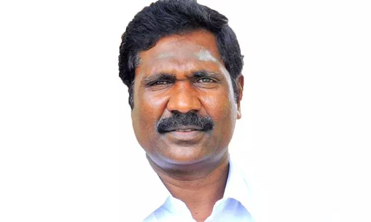 ஈரோடு மேற்கு மாவட்ட அ.தி.மு.க.வினர் எடப்பாடி பழனிசாமி பக்கம்: செங்கோட்டையன் ஆதரவு எம்.எல்.ஏ. திடீர் பல்டி