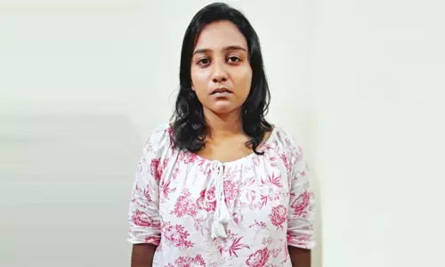 வக்கீல் வீட்டில் நகை திருட்டு வழக்கு: கைது செய்யப்பட்ட த.வெ.க. பெண் நிர்வாகி வக்கீல் வீட்டில் நகை திருட்டு வழக்கு: கைது செய்யப்பட்ட த.வெ.க. பெண் நிர்வாகி