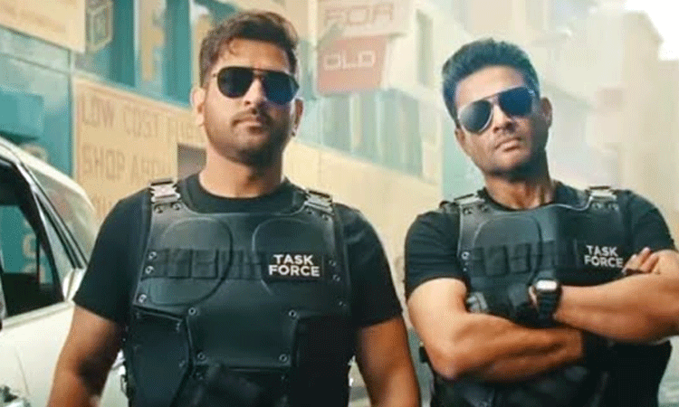 பாலிவுட் சினிமாவில் களமிறங்கும் டோனி.. உற்சாகத்தில் ரசிகர்கள்