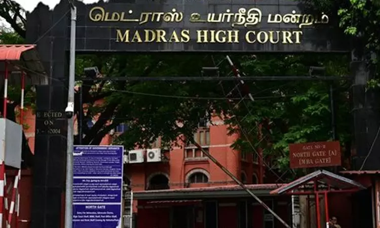 கொடிக்கம்பங்கள் அகற்றம்