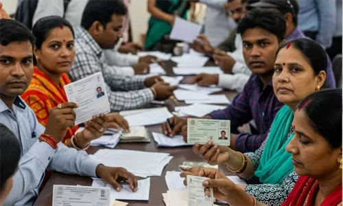 அக்டோபரில் நாடு முழுவதும் சிறப்பு வாக்காளர் திருத்தப்பணி? அக்டோபரில் நாடு முழுவதும் சிறப்பு வாக்காளர் திருத்தப்பணி?