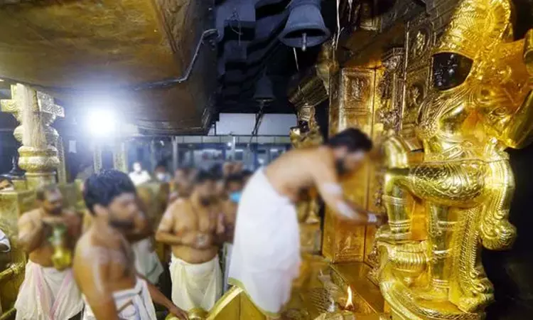 சபரிமலை: தங்க முலாம் பூசிய தகடுகள் அகற்றம் - தேவசம்போர்டுக்கு, கேரள ஐகோர்ட்டு கண்டனம்