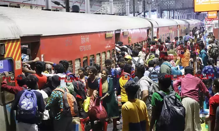 ரெயில்களில் இனி இதை செய்தால்.. தெற்கு ரெயில்வே விடுத்த கடும் எச்சரிக்கை ரெயில்களில் இனி இதை செய்தால்.. தெற்கு ரெயில்வே விடுத்த கடும் எச்சரிக்கை