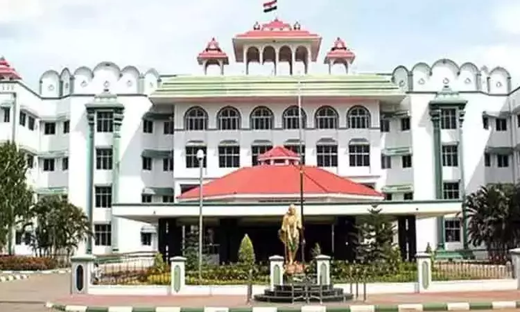 ஸ்டெர்லைட் வழக்கில் கைதான மீனவருக்கு நிபந்தனை ஜாமீன்; மதுரை ஐகோர்ட்டு உத்தரவு ஸ்டெர்லைட் வழக்கில் கைதான மீனவருக்கு நிபந்தனை ஜாமீன்; மதுரை ஐகோர்ட்டு உத்தரவு