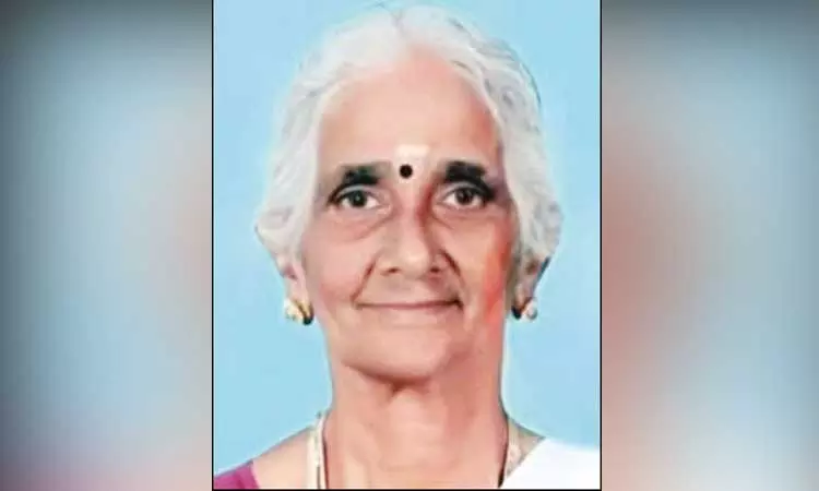 பிளஸ்-2 தேர்வில் தேர்ச்சி பெற்று அசத்திய 77 வயது மூதாட்டி