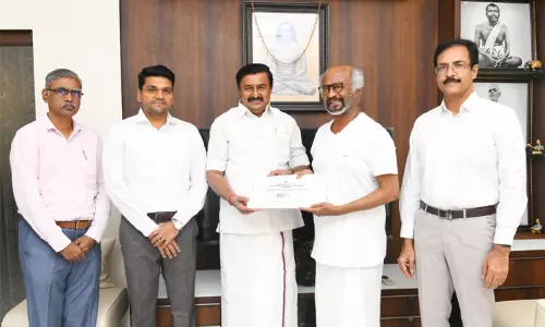 இளையராஜாவுக்கு பாராட்டு விழா: ரஜினிகாந்துக்கு அழைப்பு