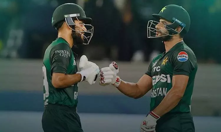 முகமது ஹாரிஸ் அரைசதம்: ஓமனுக்கு 161 ரன்கள் இலக்கு நிர்ணயித்த பாகிஸ்தான்