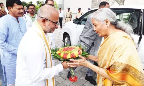 மத்திய மந்திரி நிர்மலா சீதாராமன் திருப்பதி வருகை மத்திய மந்திரி நிர்மலா சீதாராமன் திருப்பதி வருகை