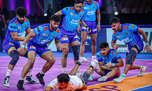 புரோ கபடி லீக்: பெங்கால் வாரியர்ஸ் அணியை வீழ்த்தி தமிழ் தலைவாஸ் வெற்றி