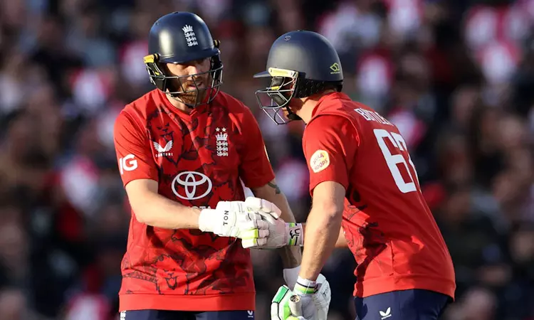 சர்வதேச டி20 கிரிக்கெட்டில் அதிக சதம்: சூர்யகுமார் யாதவை சமன் செய்த பில் சால்ட்