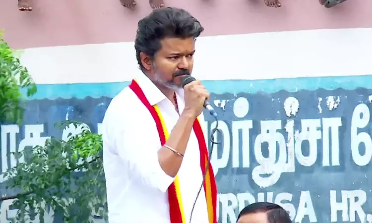 கல்வி கடன் ரத்து, டீசல் விலை குறைப்பு; சொன்னீர்களே! செய்தீர்களா? - விஜய் அடுக்கடுக்கான கேள்விகள் கல்வி கடன் ரத்து, டீசல் விலை குறைப்பு; சொன்னீர்களே! செய்தீர்களா? - விஜய் அடுக்கடுக்கான கேள்விகள்