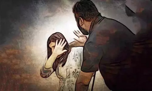 சிந்தாதிரிப்பேட்டையில் தங்கும் விடுதியில் கல்லூரி மாணவியிடம் பாலியல் சீண்டல் - டிரைவர் கைது