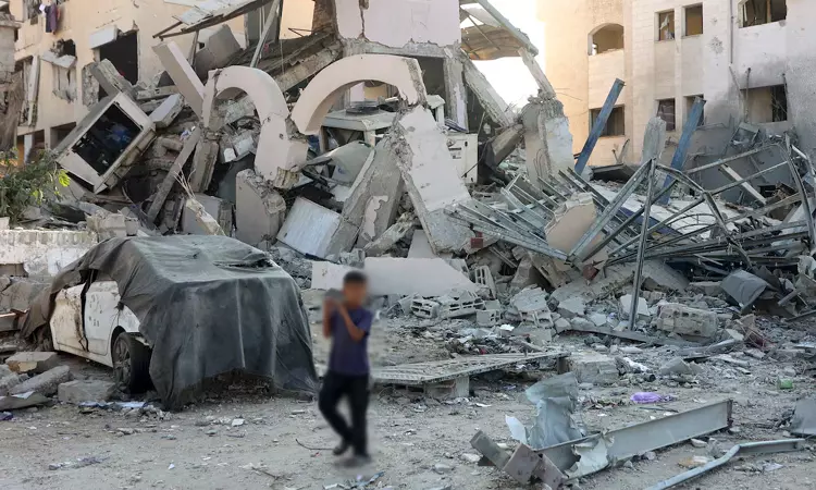 காசாவில் மருத்துவமனை மீது இஸ்ரேல் வான்தாக்குதல் - 12 குழந்தைகள் உள்பட 32 பேர் பலியான சோகம்