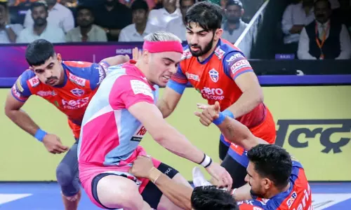 புரோ கபடி லீக்: உ.பி.யோத்தாஸ் அணியை வீழ்த்திய ஜெய்ப்பூர் பிங்க் பாந்தர்ஸ்