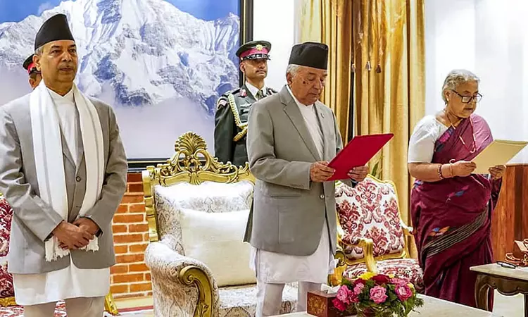 நேபாளத்தில் 3 புதிய மந்திரிகள் இன்று பதவியேற்பு