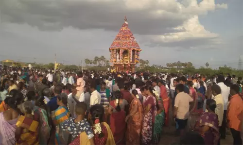 கரூர் வெள்ளியணை தேவி கருமாரியம்மன் கோவில் ஆவணி உற்சவ திருவிழா தேரோட்டம்