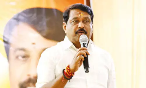 அதிமுக தலைவர்கள் அடுத்தடுத்து டெல்லி செல்வது ஏன்? - நயினார் நாகேந்திரன் விளக்கம் அதிமுக தலைவர்கள் அடுத்தடுத்து டெல்லி செல்வது ஏன்? - நயினார் நாகேந்திரன் விளக்கம்