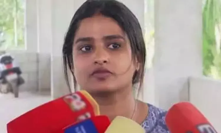 பண மோசடி புகாரில் 2 பேர் உயிரிழப்பு.. காங்கிரஸ் பிரமுகரின் மருமகள் தற்கொலை முயற்சி