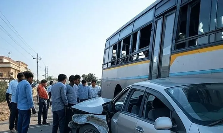 பிறந்த நாளில் சோகம்: அரசு பஸ்-கார் மோதல்; பேராசிரியர் பலி