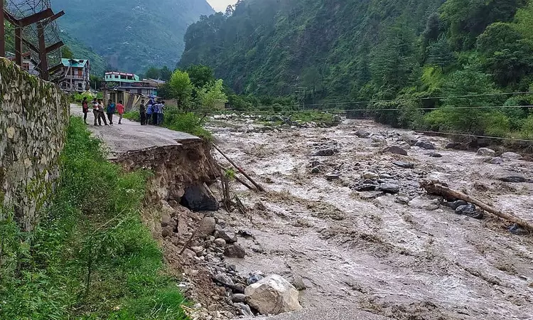 உத்தரகாண்ட்: சுற்றுலா தலத்தில் திடீர் மேகவெடிப்பு, கனமழை; 13 பேர் பலி