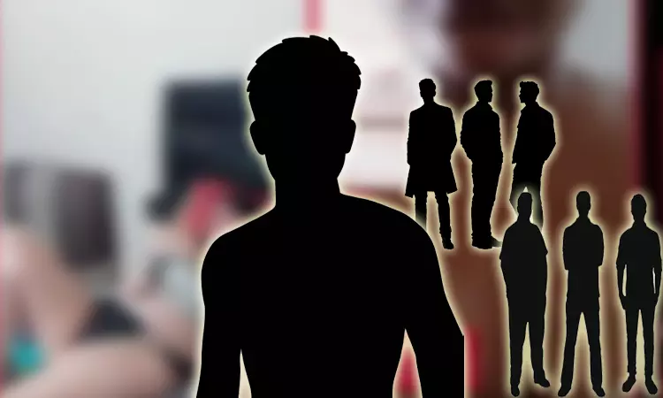 ஓரினச்சேர்க்கை செயலி: பிளஸ்-1 மாணவரை 2 ஆண்டுகளாக சீரழித்த 14 பேர்... கேரளாவில் அதிர்ச்சி சம்பவம்