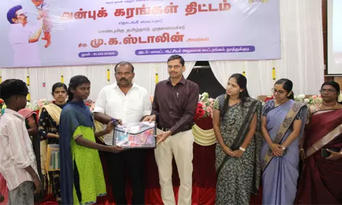 தூத்துக்குடி: அன்புக்கரங்கள் திட்டத்தில் 158 குழந்தைகளுக்கு மாதம் தோறும் ரூ.2,000 உதவித்தொகை தூத்துக்குடி: அன்புக்கரங்கள் திட்டத்தில் 158 குழந்தைகளுக்கு மாதம் தோறும் ரூ.2,000 உதவித்தொகை