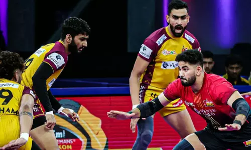 புரோ கபடி லீக்: தெலுங்கு டைட்டன்ஸ் அணியை வீழ்த்திய பெங்களூரு புல்ஸ்