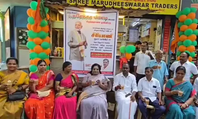 12 ஆண்டுகளாக பிரதமர் மோடி பிறந்த நாளில் இலவச டீ வழங்கும் வியாபாரி