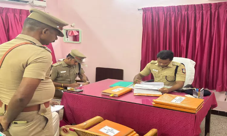 செய்துங்கநல்லூர் காவல் நிலையத்தில் எஸ்.பி. ஆல்பர்ட் ஜான் ஆய்வு