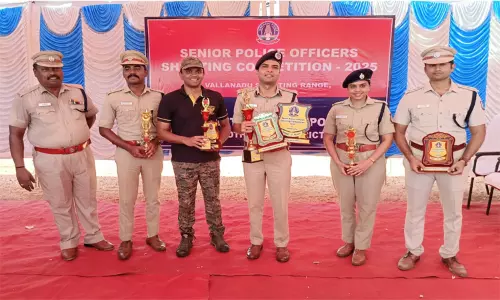 தூத்துக்குடி: ஒட்டு மொத்த துப்பாக்கி சுடும் போட்டியில் திருநெல்வேலி சரக டி.ஐ.ஜி. முதலிடம் தூத்துக்குடி: ஒட்டு மொத்த துப்பாக்கி சுடும் போட்டியில் திருநெல்வேலி சரக டி.ஐ.ஜி. முதலிடம்