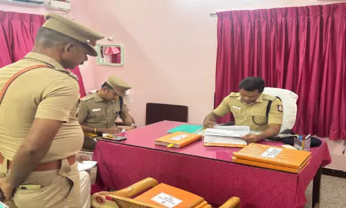 செய்துங்கநல்லூர் காவல் நிலையத்தில் எஸ்.பி. ஆல்பர்ட் ஜான் ஆய்வு செய்துங்கநல்லூர் காவல் நிலையத்தில் எஸ்.பி. ஆல்பர்ட் ஜான் ஆய்வு